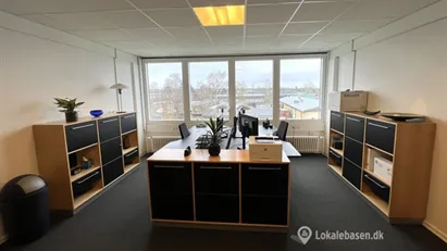 Møbleret kontor til 2 på Fuglebækvej - Nyd dit nye kontors adgang til parkering og særlige fordele. Mulighed for ar... Møbleret kontor til 2 på Fuglebækvej - Nyd dit nye kontors adgang til parkering og særlige fordele. Mulighed for ar...