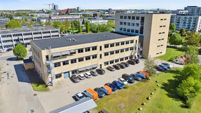 MODERNE KONTORHUS CENTRALT I HERLEV