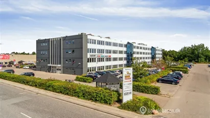 Kontor - kan opdeles hvis behov for mindre Kontor - kan opdeles hvis behov for mindre